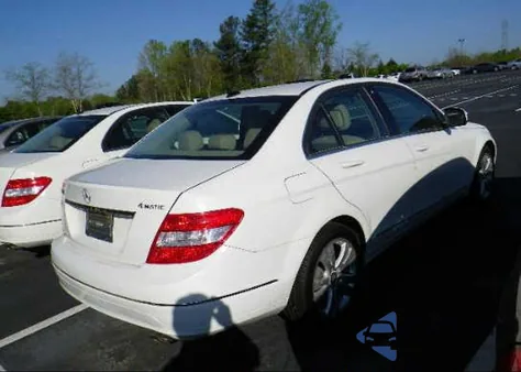 2009 Mercedes-Benz C300 4 Matic из США, поврежденный, VIN WDDGF81X39R045696